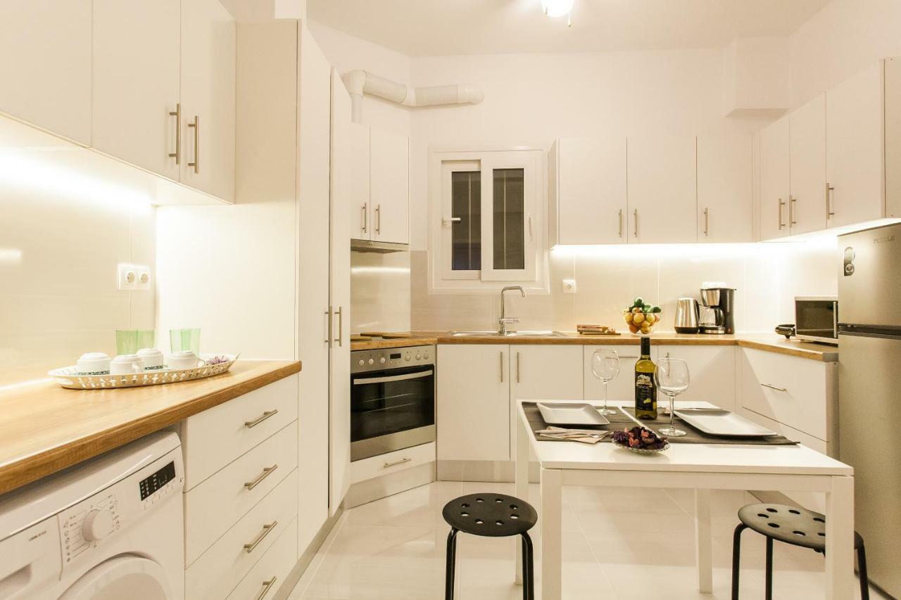 Classy Private Double Rooms In Apartment Next To Acropolis Афины Экстерьер фото