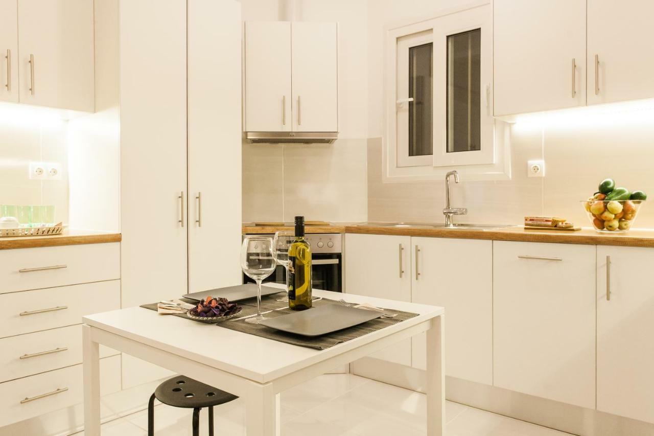 Classy Private Double Rooms In Apartment Next To Acropolis Афины Экстерьер фото